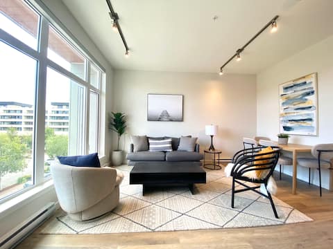 Lovely One Bedroom  Suite in Downtown Sidney