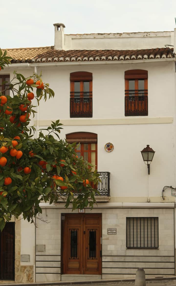 Traditional SpanishTownhouse Townhouses for Rent in Oliva, Comunidad