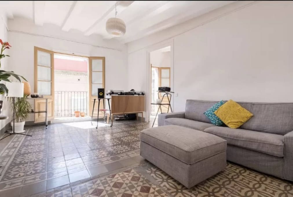 Sitting room (shared space)