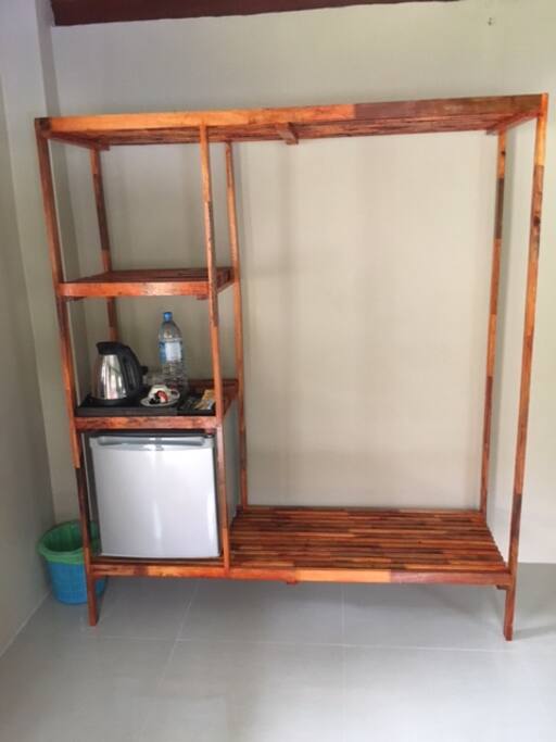 Tea/coffee making facility, fridge, clothing space