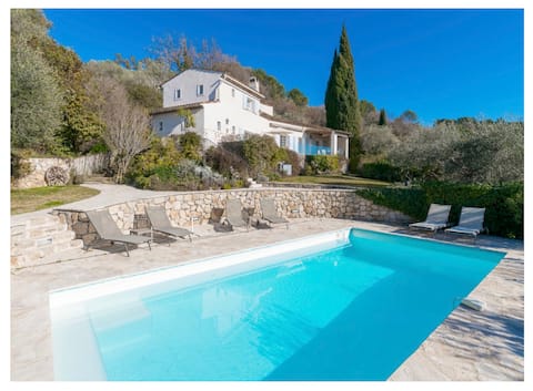 Great views&calm stunning Provence Mas, bowl green