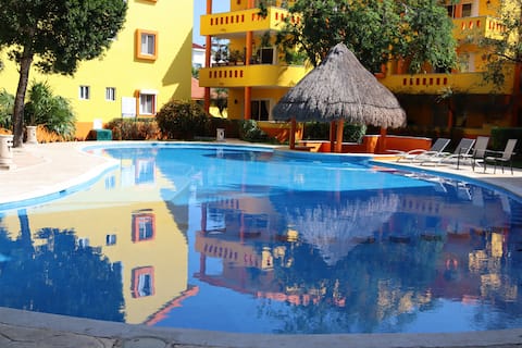 Top performing Airbnb: Luxury 2 bdrm, Close to Town, Golf, Beach Access! in Solidaridad