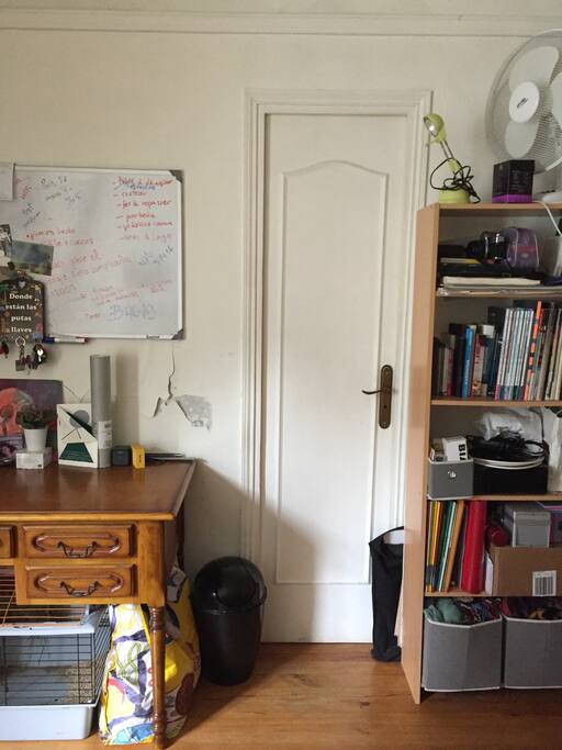 La porte de la cuisine / Kitchen Door