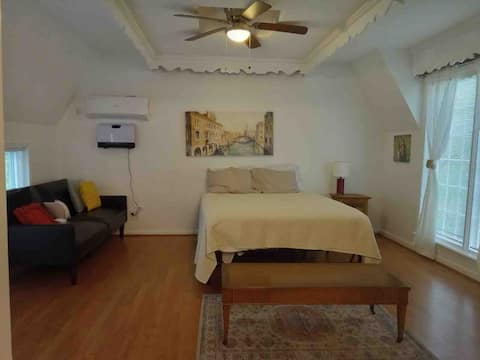 Successful Airbnb property: Magnolia Cottage at Saluda River Farms in Greenville