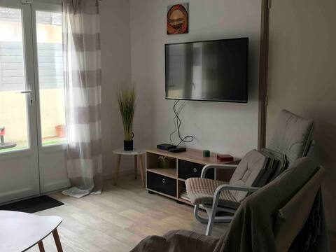 Successful Airbnb property: Sandy beach 20 m away in Notre Dame De Monts