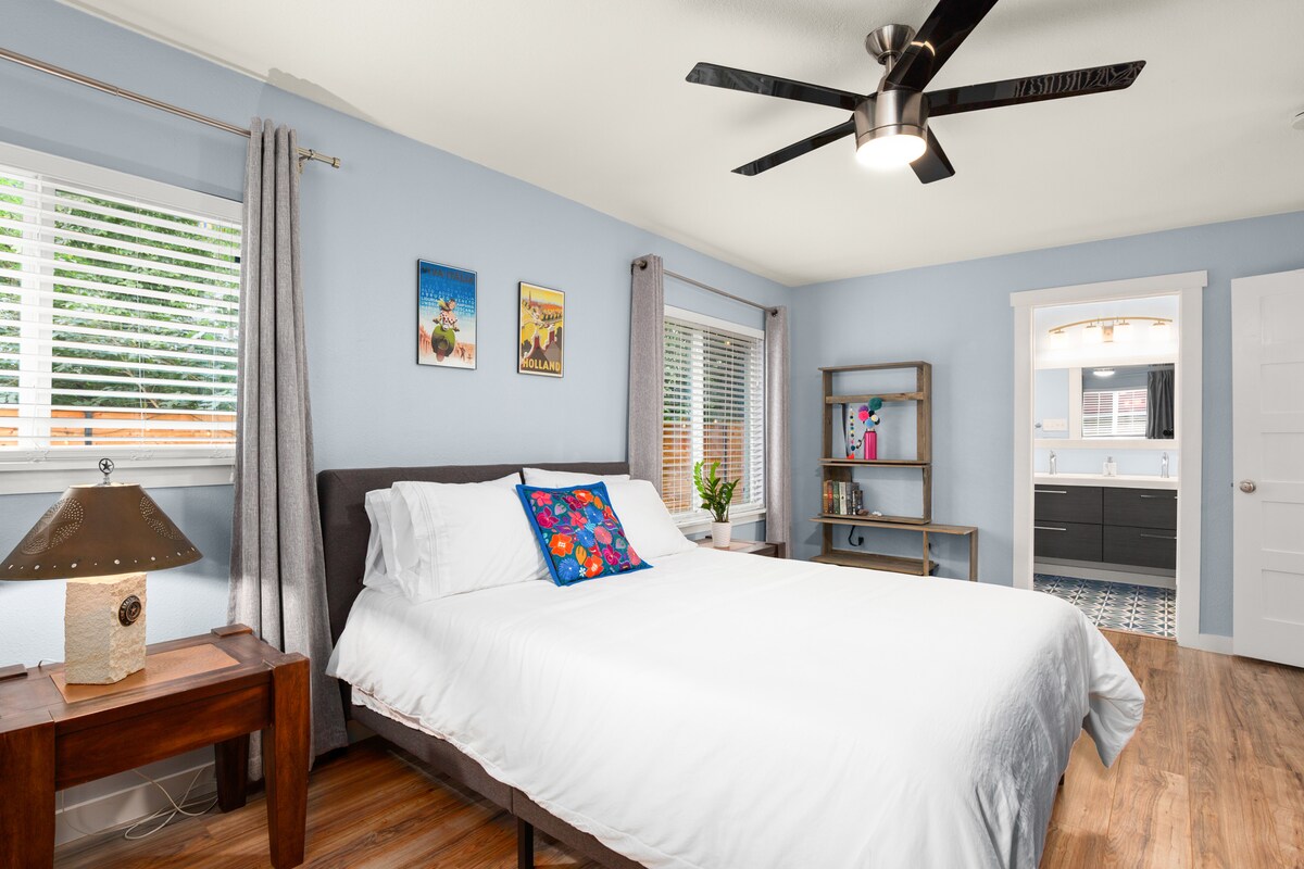 East Austin Hideaway | 2BR/2BA + Yard