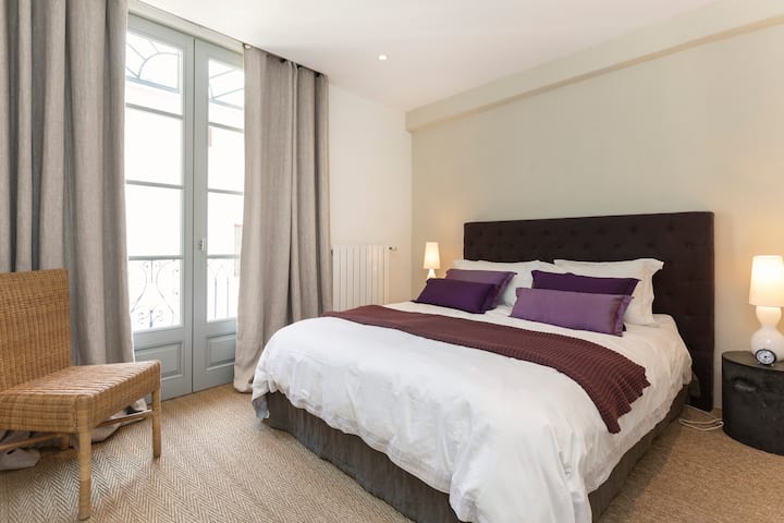 ห้องนอนเตียงใหญ่ - ชั้น 1