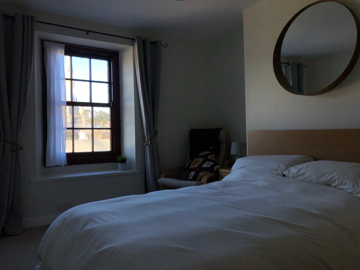 Chumba cha kwanza cha kulala