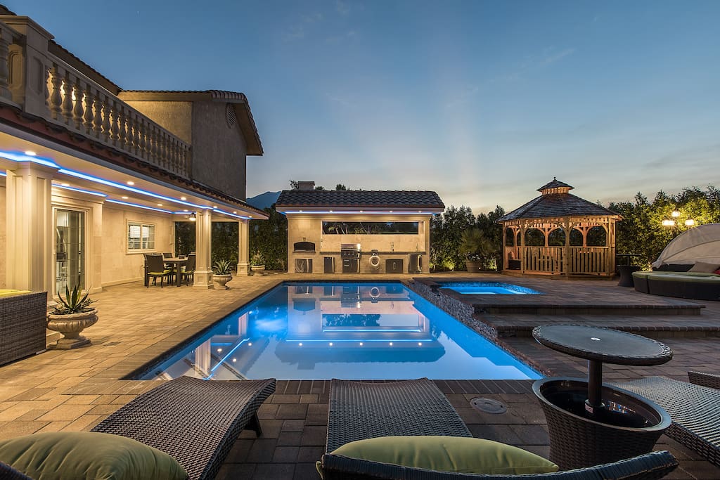 The Verano Resort MODERN CC 4BR/3BA Houses for Rent in Cathedral