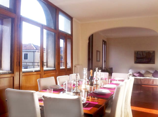 Palazzo with Spectacular Canal View