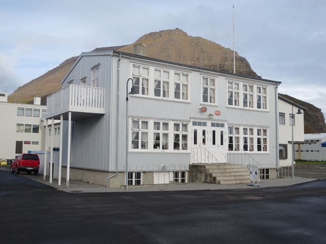 Einarshúsið hotel