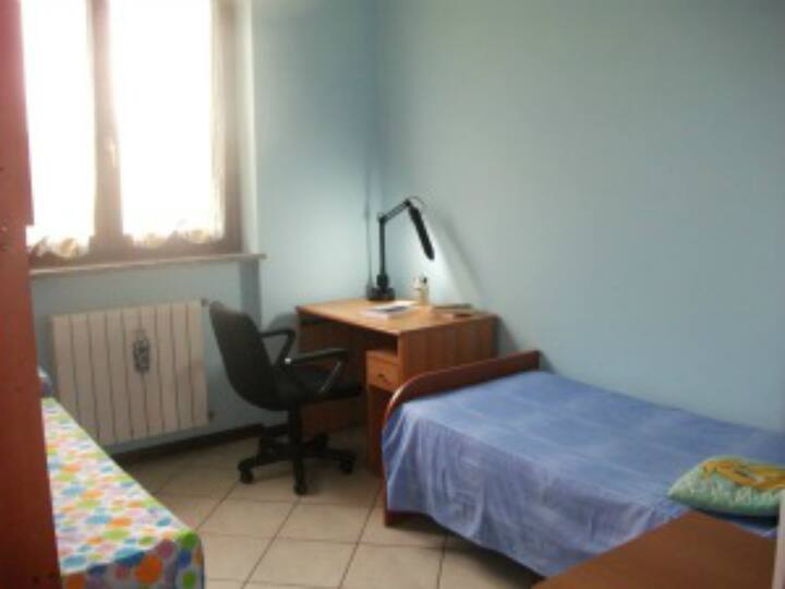 CAMERA SINGOLA CON DUE LETTI / SINGLE ROOM WITH TWO BEDS     