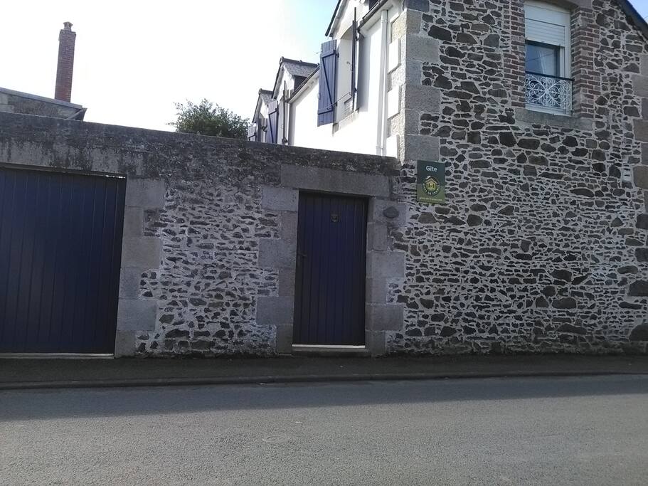 Côté Rue,à l'abri des regards...