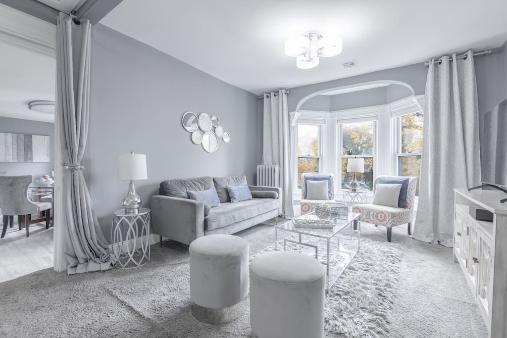Two Bedroom 2nd Floor Apartment 20 miles from NYC