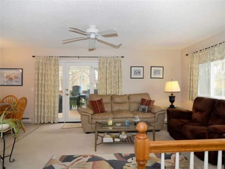 3 Br/2 Ba Ri Summer Get Away! - South Kingstown, RI