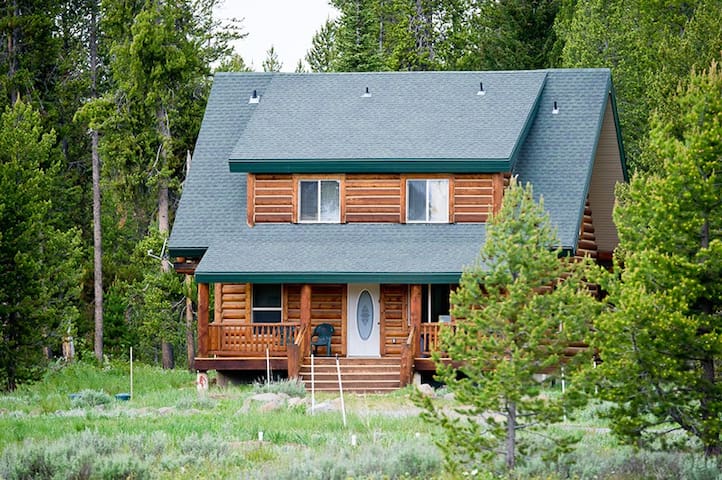 Cute Cozy Cabin In Woods Cabins For Rent In Island Park Idaho