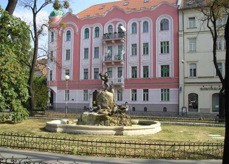 The house and the fountain