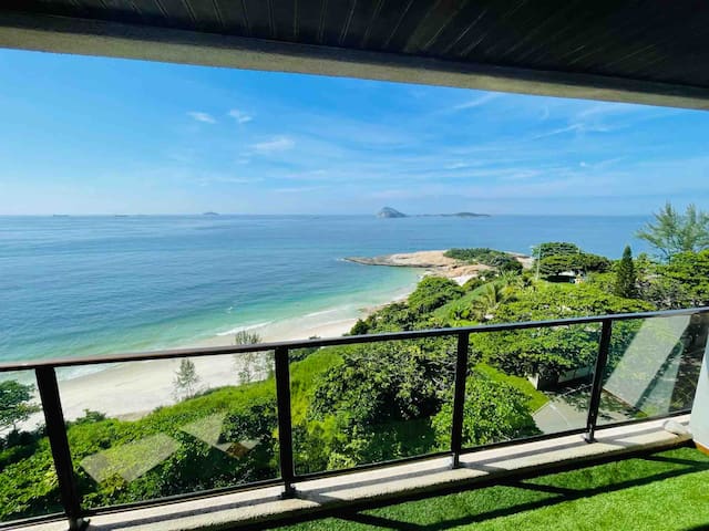 Welcome to a breathtaking view of Rio