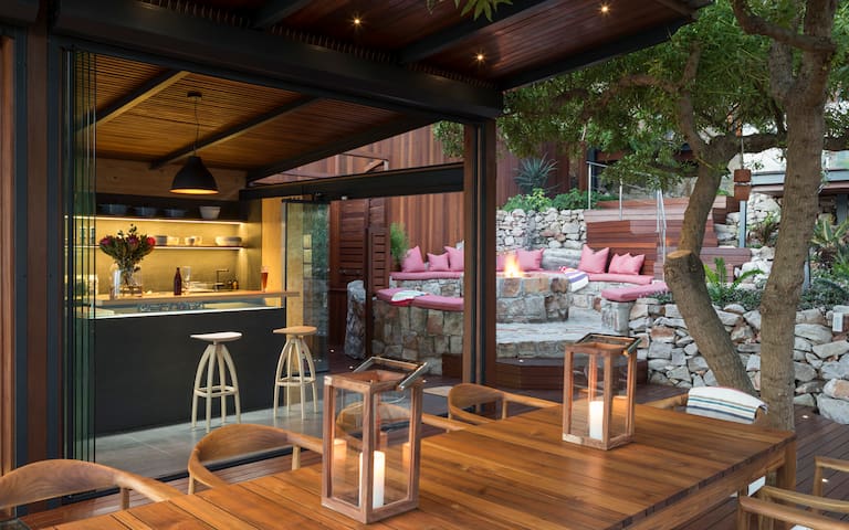 Exclusive Tree House Hideaway gallery image 2