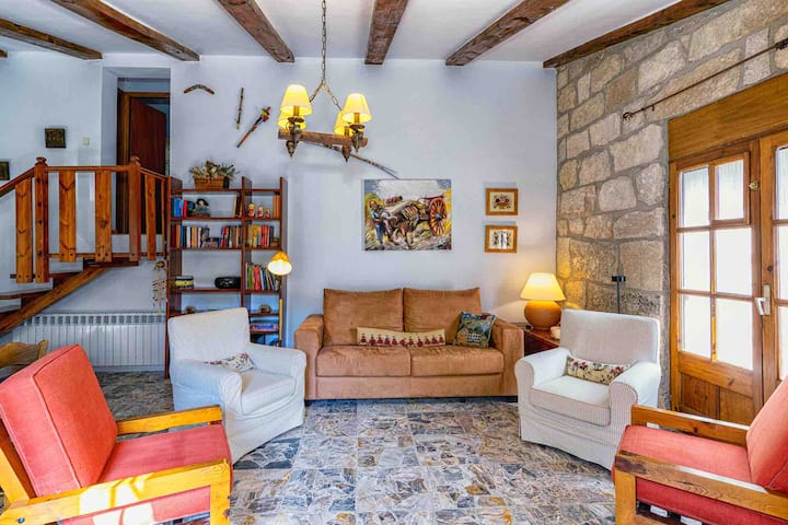 Casa Del Lago
Registro:
Crte.004/2020 - Beceite