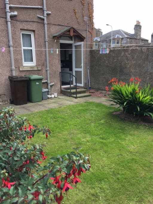 Private garden Space, excellent sun trap