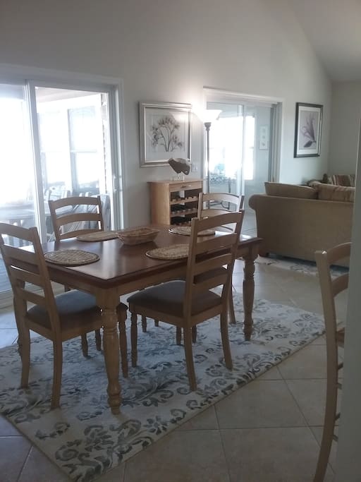 Dining room table expands to seat 6