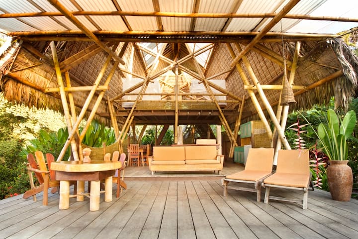Osa Beachfront Bamboo House 