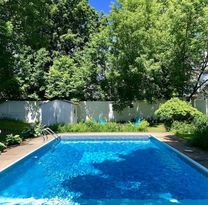 Ready to dive in? Cool off with the 8ft deep pool! Plenty of room for your and your guests to spread out and float around.