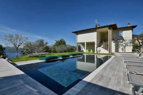 Verdeulivo Relax Home-Casaliva Three-room apartment with lake view