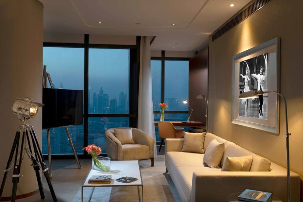 DAMAC Paramount Tower Hotel