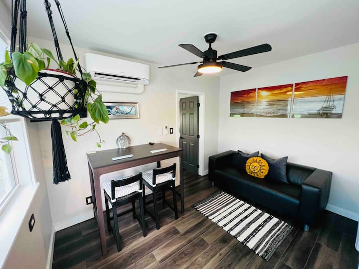 Charming Suite W/ Private Deck Downtown Fmb - Fort Myers Beach, FL