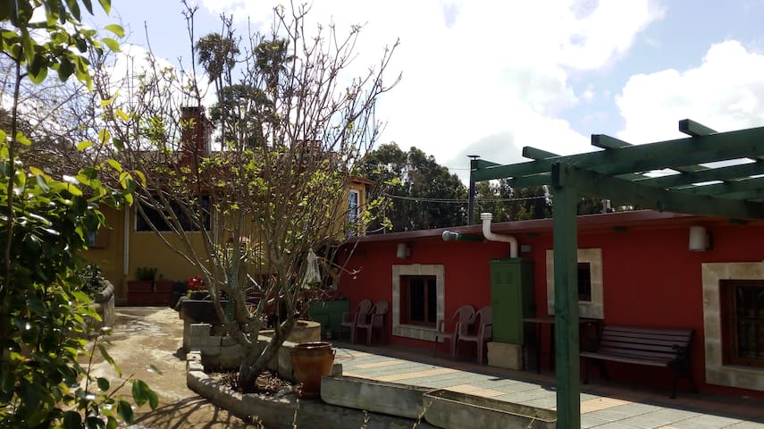 Habitación "EL HIERRO" en CASA YANG - ALEGRIA OM