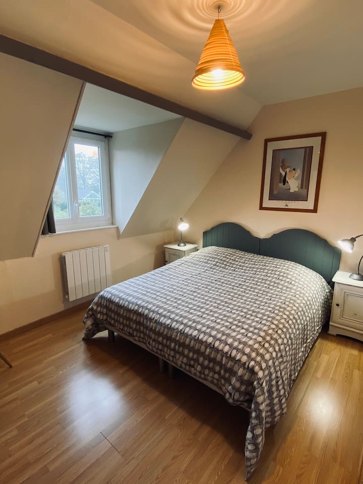 Dormitorio 4 arriba: 2 camas individuales (80x190) o 1 cama (160x190)