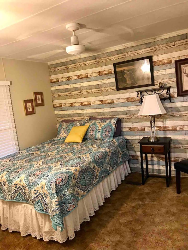 Дупли кревет во главната спална соба 1