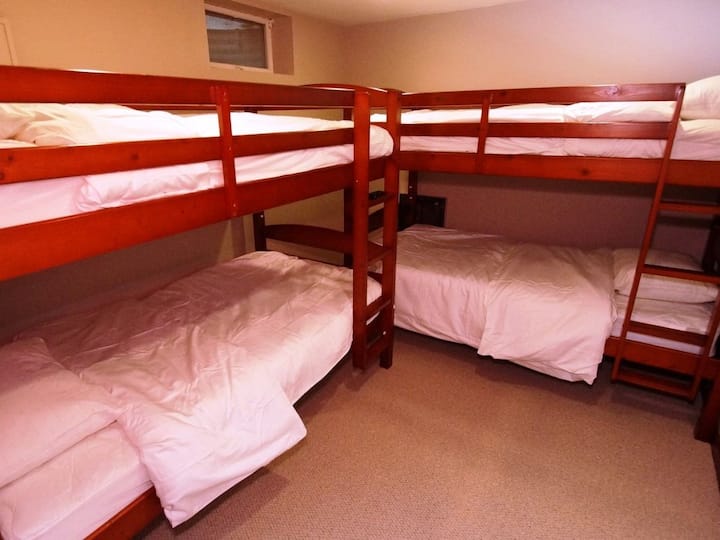 1 - ви етаж спалня