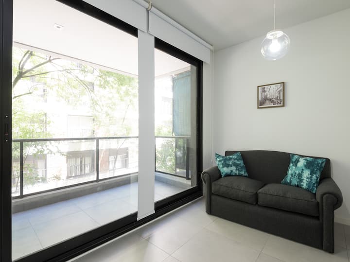 Furnished studio with balcony in Recoleta