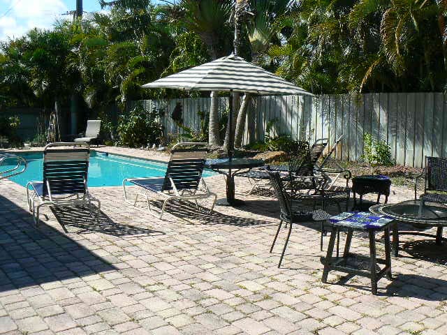 A Clean &Quiet Piece of Paradise -2 Bedroom