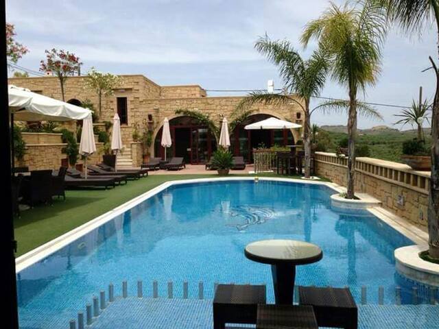 A palace for you Presidential Suite gallery image 4