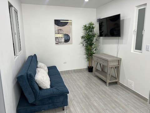 Top performing Airbnb: Brand New 2-bedroom apartment with patio in Manrique