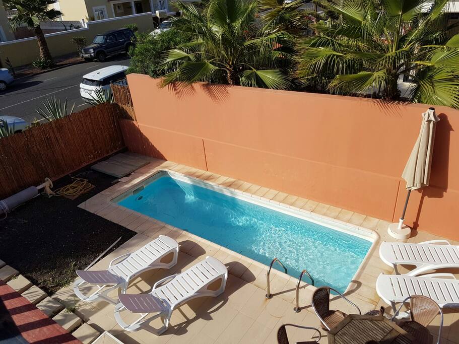 Jardín equipado y piscina privada