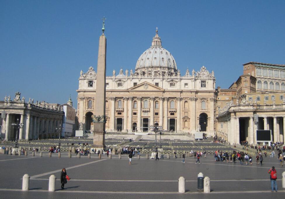 Basilica di San Pietro - l'alloggio è ben collegata tramite Stazione ferroviaria fr3 ( fermata CESANO DI ROMA)