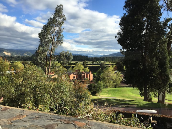 Aposentos. Golf, Cerca A Bogotá. - Cajicá