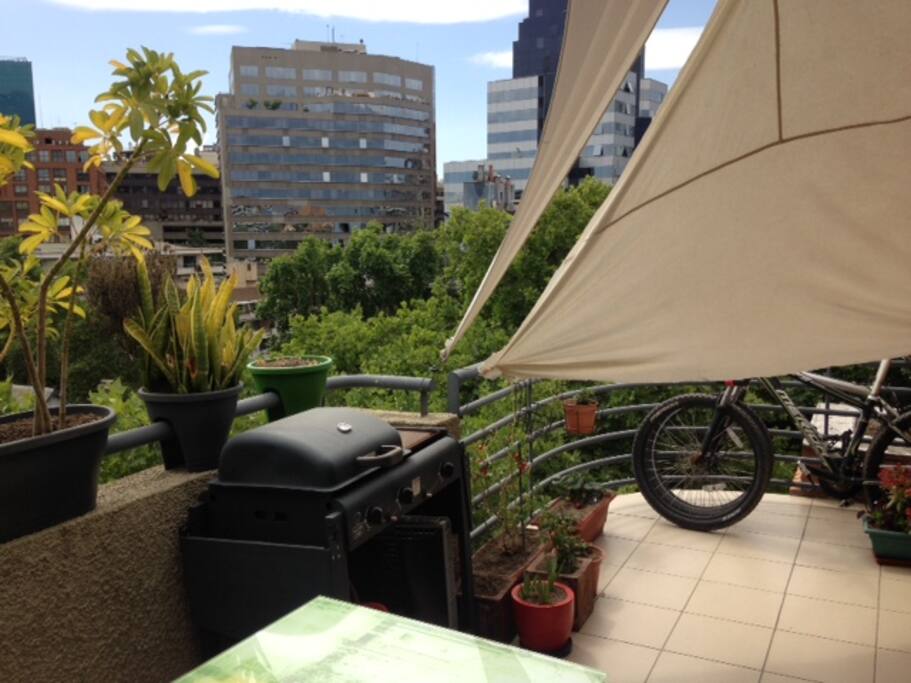 grande terraza con super vista! nice view, top flat!