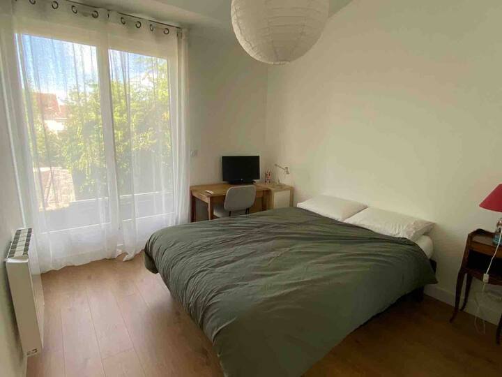 卧室2 ，带140张双人床（楼上）