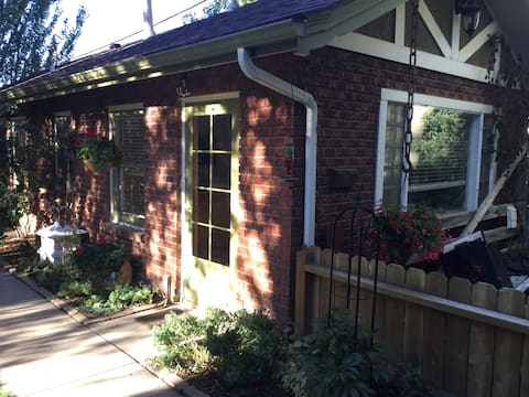 Carriage house in historic downtown