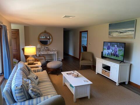 1MILE TO BEACH* Central Location * BEACH PASS *