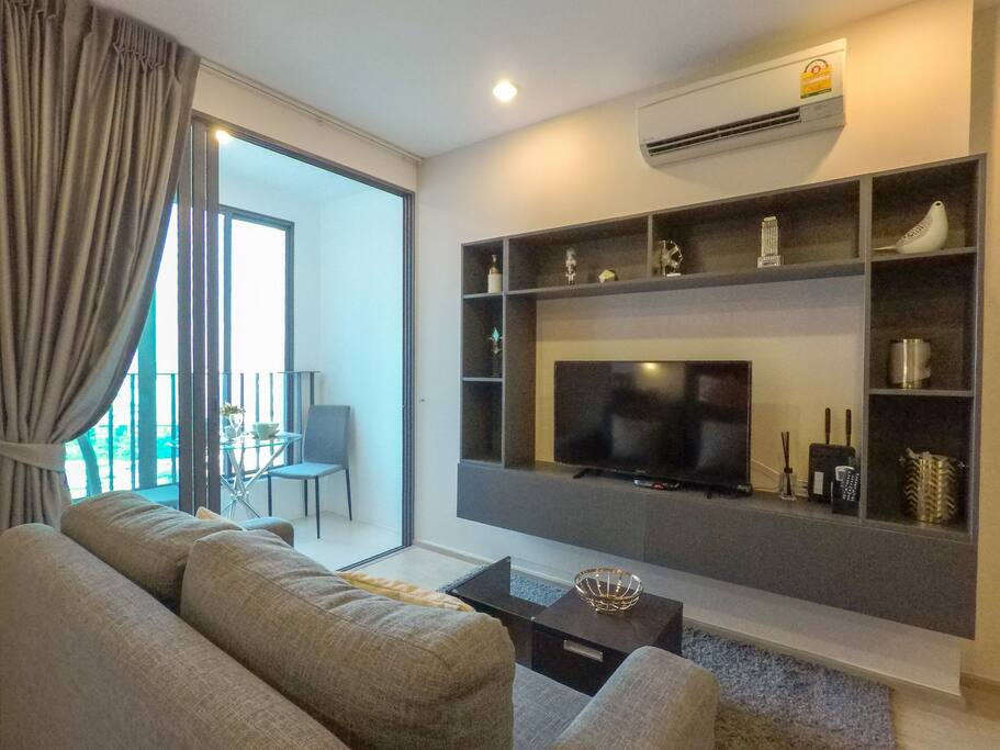LUXURY & MODERN DECORATED CONDO