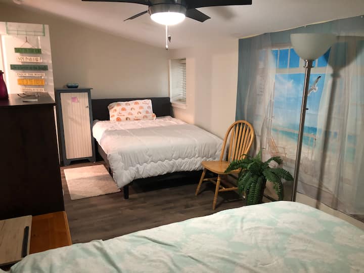 Spálňa č.2 má dve veľmi pohodlné manželské postele, ktoré môžu spať štyri. 