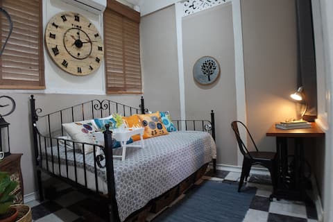 QPS George Brown Historic Gem - Cozy 1BR Apt