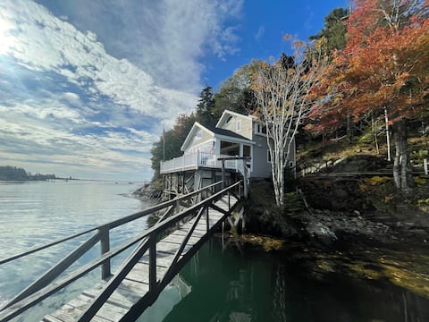Postcard views, ocean front and idyllic cove